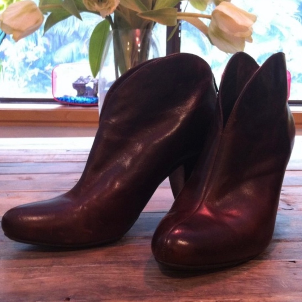 Born Crown booties